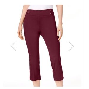 JM Collection maroon capris